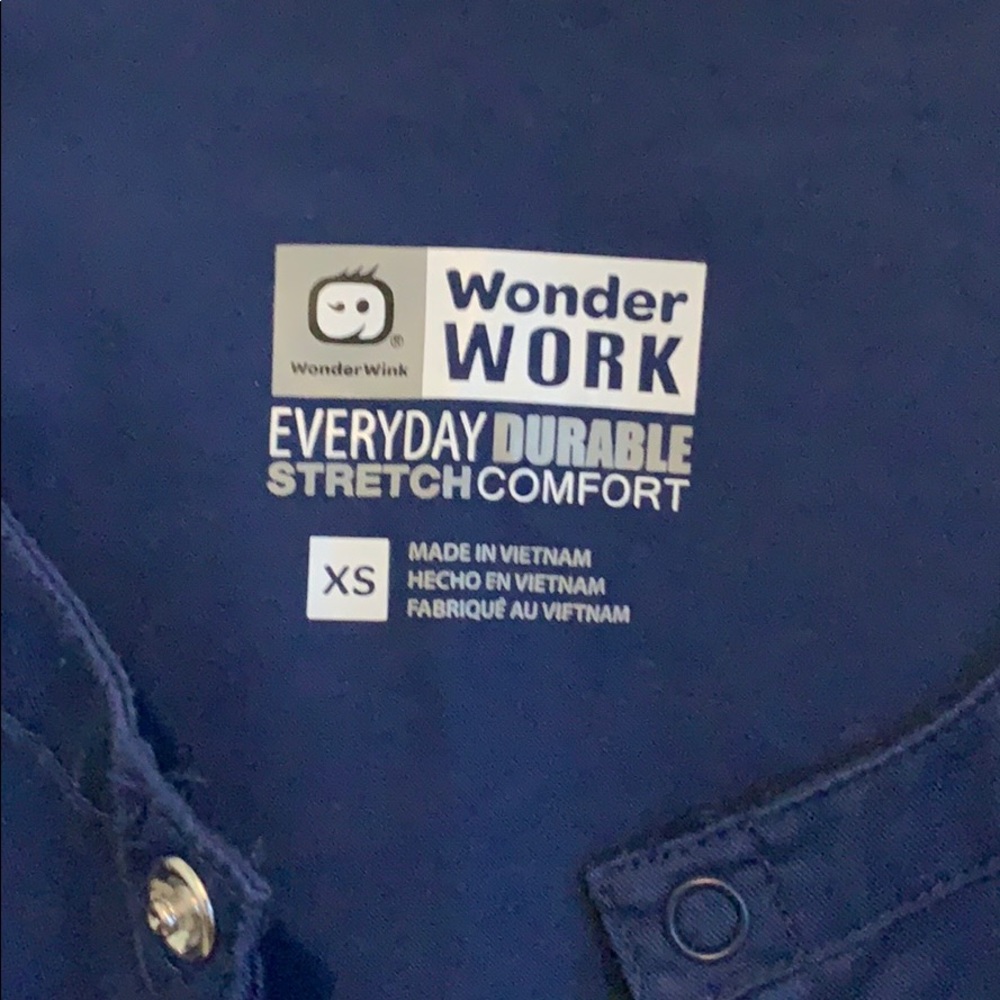 scrub button up jacket - Picture 2 of 3
